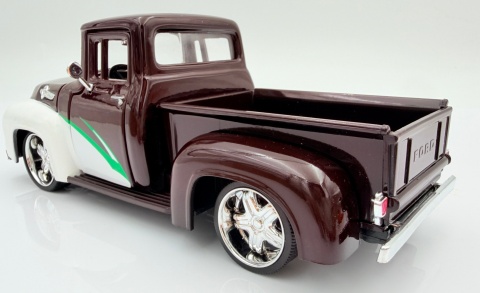 Ford F-100 Pickup 1956 model 1:24 Motormax 79882 Kult Klassics