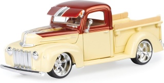 Ford Jailbar Pickup 1942-47 model 1:24 Motormax 79883 Kult Klassics
