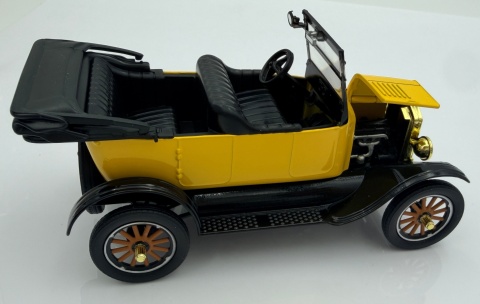 Ford Model T Touring convertible 1925 1:24 Platinum Motormax 79328 żółty