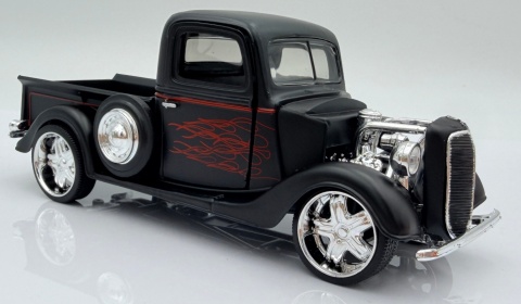 Ford Pickup 1937 model 1:24 Motormax 79884 Kult Klassics