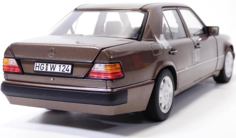 MERCEDES-BENZ 230 E W124 1990 model 183954 Norev 1:18 brązowy