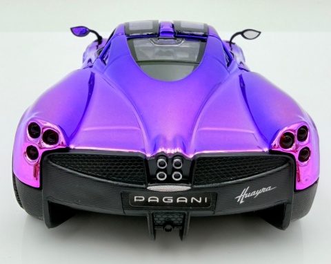 PAGANI Huayra model 1:24 Motormax custom WRAP 79084 fiolet