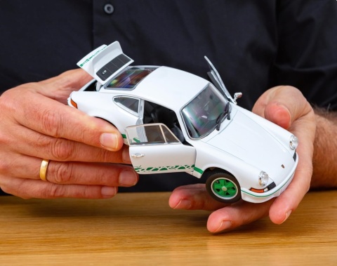 Porsche 911 Carrera RS 2.7 zbuduj legendarne Porsche 1:24 model FRANZIS