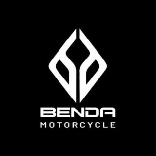 Benda Chinchilla 300 motocykl model 1:12 LED dźwięk Huayi M12-9 czarny