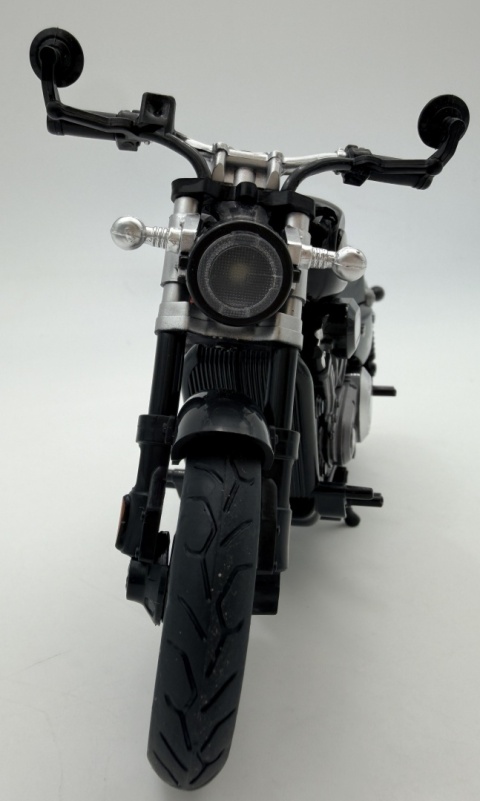 Benda Chinchilla 300 motocykl model 1:12 LED dźwięk Huayi M12-9 czarny