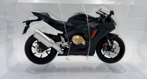 Honda CBR 1000RR Fireblade motocykl DUŻY model LED 1:9 Huayi M9-11A czarny