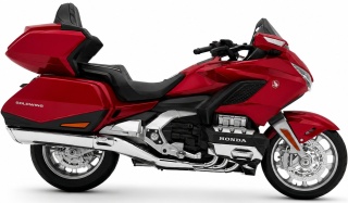 Honda GL1800 Gold Wing motocykl model 1:12 LED dźwięk Huayi M12-12 czerwony