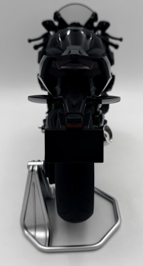 Kawasaki Ninja H2R DŹWIĘK DYM LED model 1:9 Huayi M6-2A czarny