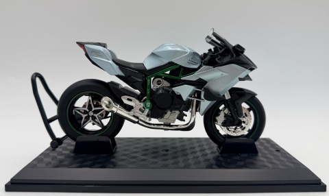 Kawasaki Ninja H2R motocykl model 1:12 LED dźwięk Huayi M12-1 błękitny