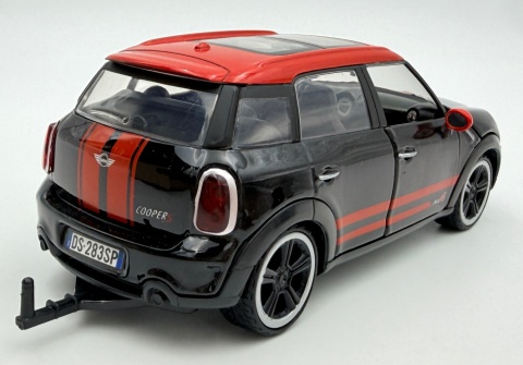 MINI Cooper S Countryman z przyczepką kempingową model 1:24 Motormax 79762