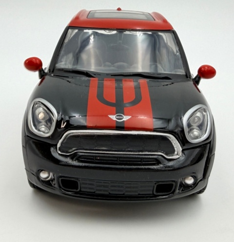 MINI Cooper S Countryman z przyczepką kempingową model 1:24 Motormax 79762