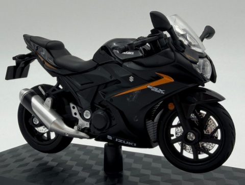 Suzuki GSX 1000R motocykl model 1:18 Huayi M18-3B czarny
