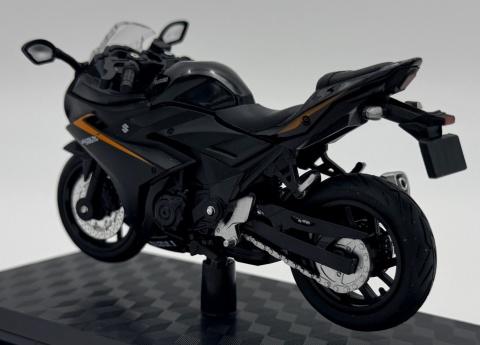 Suzuki GSX 1000R motocykl model 1:18 Huayi M18-3B czarny