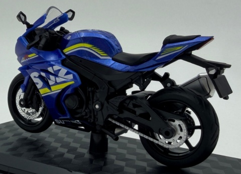 Suzuki GSX 1000R motocykl model 1:18 Huayi M18-3B niebieski