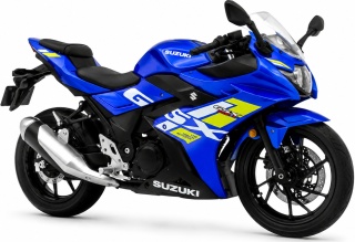 Suzuki GSX 250R model 1:18 Huayi M18-10B niebieski