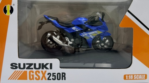 Suzuki GSX 250R model 1:18 Huayi M18-10B niebieski