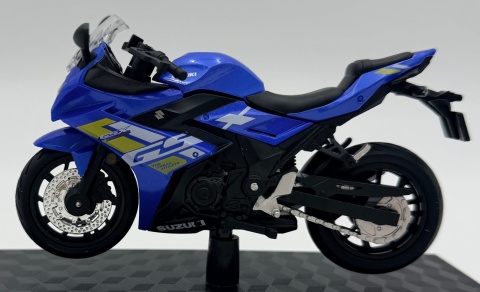Suzuki GSX 250R model 1:18 Huayi M18-10B niebieski