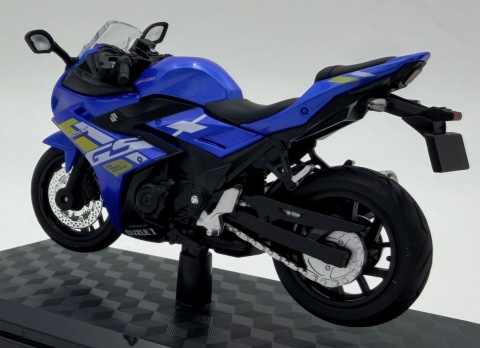 Suzuki GSX 250R model 1:18 Huayi M18-10B niebieski