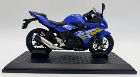 Suzuki GSX 250R motocykl model 1:12 LED dźwięk Huayi M12-15B niebieski
