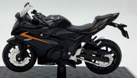 Suzuki GSX 250R motocykl model 1:18 Huayi M18-10B czarny