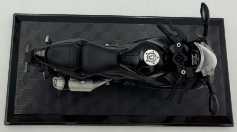 Suzuki GSX 250R motocykl model 1:18 Huayi M18-10B czarny