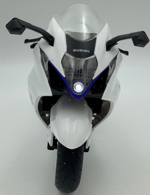 Suzuki Hayabusa GSX 1300R 2024 DUŻY model LED 1:9 Huayi M9-9A biały