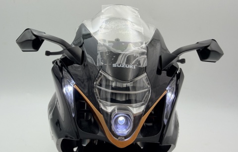 Suzuki Hayabusa GSX 1300R 2024 DŹWIĘK DYM LED model 1:9 Huayi M6-3A czarny