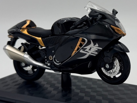 Suzuki Hayabusa GSX 1300R 2024 model 1:18 Huayi M18-5B czarny