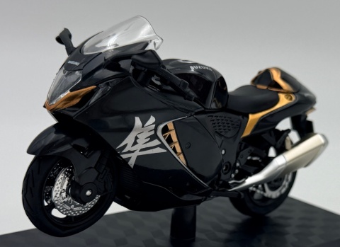 Suzuki Hayabusa GSX 1300R 2024 model 1:18 Huayi M18-5B czarny