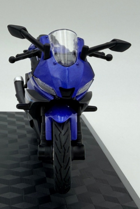 Yamaha YZF-R3 motocykl model 1:18 Huayi M18-9B niebieski