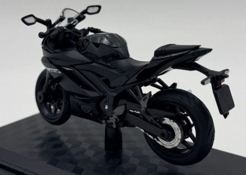 Yamaha YZF-R3 motocykl model 1:18 Huayi M18-9B czarny