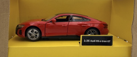 Audi RS e-tron GT z napędem światło dźwięk METAL 1:36 MSZ 68721 czerwony