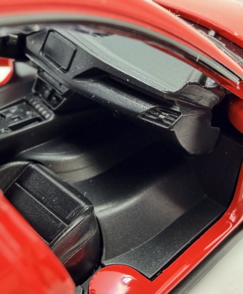 Audi RS e-tron GT z napędem światło dźwięk METAL 1:36 MSZ 68721 czerwony