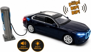 BMW i7 z napędem światło dźwięk model METAL 1:32 MSZ 68730 granatowy