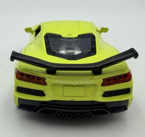 Chevrolet Corvette Z06 z napędem światło dźwięk METAL 1:32 MSZ 68748 żółty