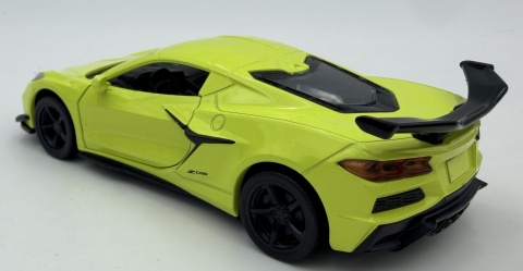 Chevrolet Corvette Z06 z napędem światło dźwięk METAL 1:32 MSZ 68748 żółty