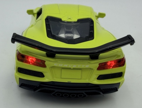 Chevrolet Corvette Z06 z napędem światło dźwięk METAL 1:32 MSZ 68748 żółty