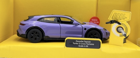 Porsche Taycan Turbo S z napędem światło dźwięk model METAL 1:36 MSZ 68746