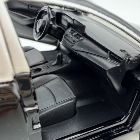 Toyota Corolla Hybrid z napędem światło dźwięk METAL 1:33 MSZ 68432 czarny