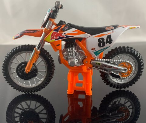 KTM 450 SX-F Red Bull J. Herlings 1:18 Bburago KTM 450 SX-F Red Bull J. Herlings 1:18 Bburago
