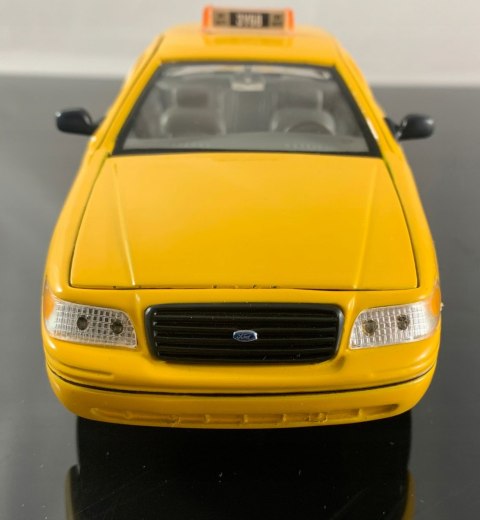 1999 FORD CROWN VICTORIA MODEL METAL WELLY 1:24 1999 FORD CROWN VICTORIA MODEL METAL WELLY 1:24