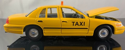 1999 FORD CROWN VICTORIA MODEL METAL WELLY 1:24 1999 FORD CROWN VICTORIA MODEL METAL WELLY 1:24