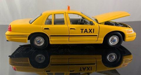 1999 FORD CROWN VICTORIA MODEL METAL WELLY 1:24 1999 FORD CROWN VICTORIA MODEL METAL WELLY 1:24
