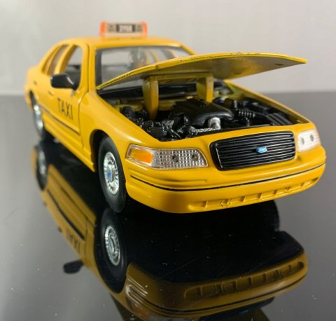 1999 FORD CROWN VICTORIA MODEL METAL WELLY 1:24 1999 FORD CROWN VICTORIA MODEL METAL WELLY 1:24