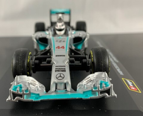 Bolid MERCEDES W05 AMG F1 L. Hamilton BBurago 1:32 Bolid MERCEDES W05 AMG F1 L. Hamilton BBurago 1:32