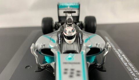Bolid MERCEDES W05 AMG F1 L. Hamilton BBurago 1:32 Bolid MERCEDES W05 AMG F1 L. Hamilton BBurago 1:32