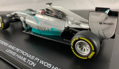 Bolid MERCEDES W05 AMG F1 L. Hamilton BBurago 1:32 Bolid MERCEDES W05 AMG F1 L. Hamilton BBurago 1:32