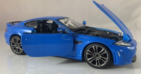 JAGUAR XKR-S metalowy model Bburago 1:24 21063 JAGUAR XKR-S metalowy model Bburago 1:24 21063
