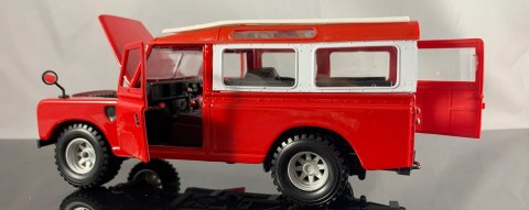 Land Rover series II 1:24 model Bburago 22063 Land Rover series II 1:24 model Bburago 22063