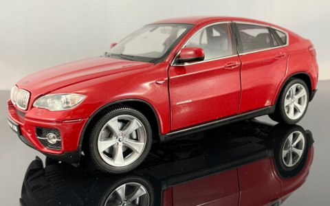 BMW X6 5.0 xDrive E71 red model Welly 1:24 BMW X6 5.0 xDrive E71 red model Welly 1:24